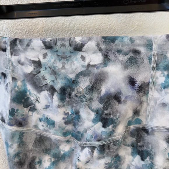 LULULEMON Unlimit High -Rise Leggings size 2 - Picture 5 of 10